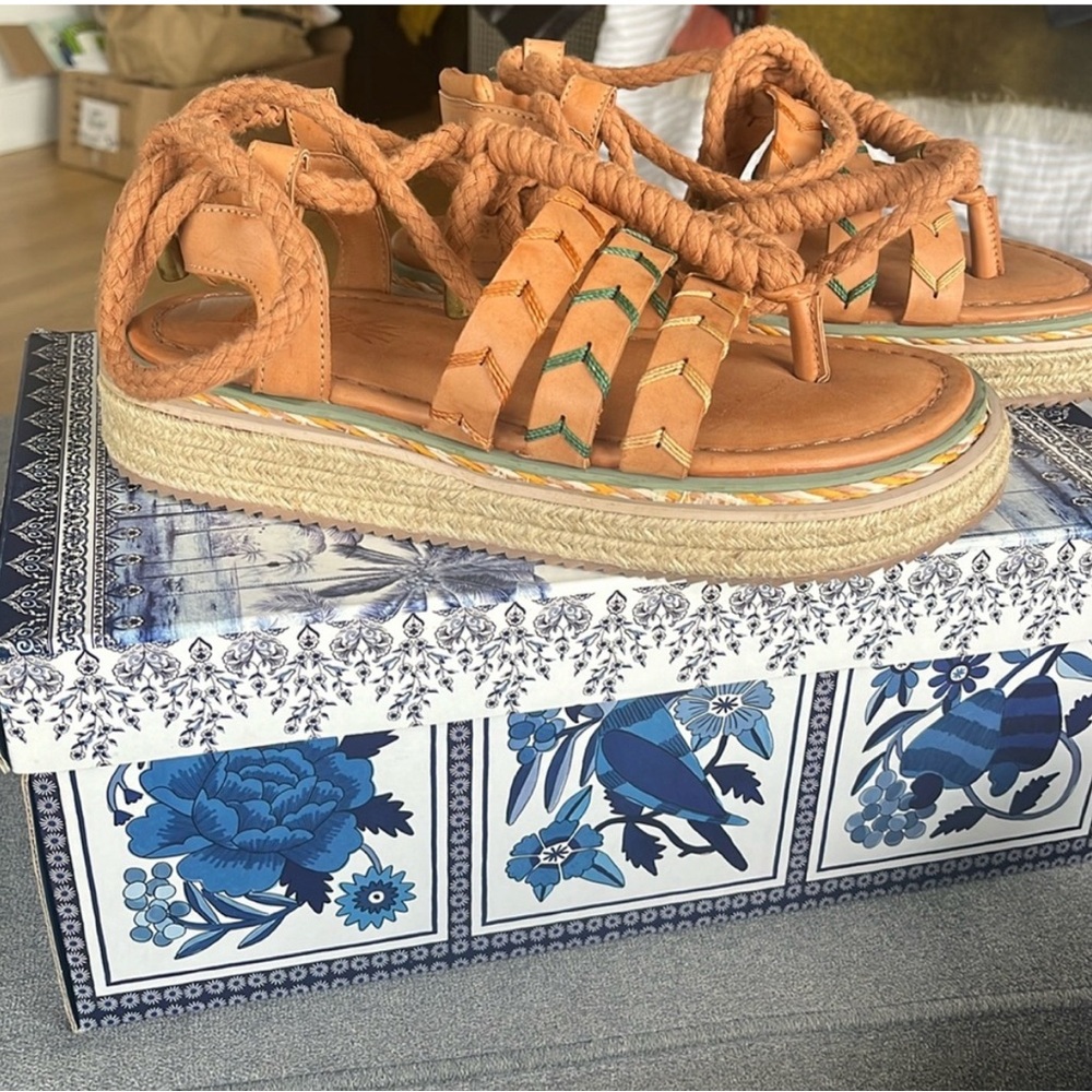 Farm Rio Sand Rope Tie Vegan Leather Tropical Platform Sandal NWT